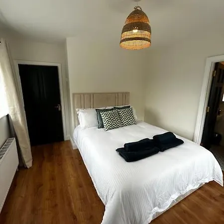 Mary's Place Apartment *