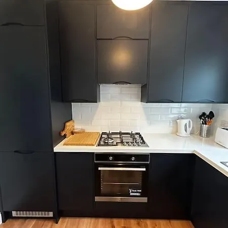 Mary's Place Apartment *