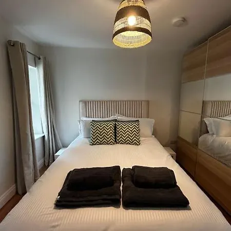 Mary's Place Apartment *