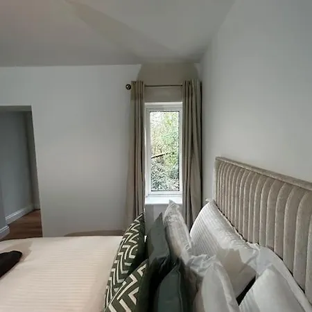 Mary's Place * Cratloe