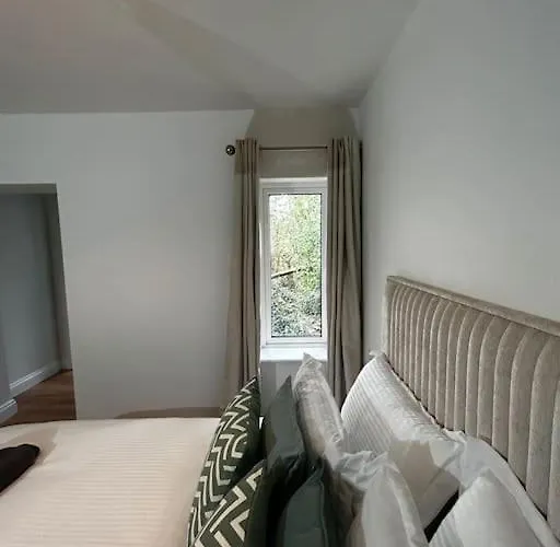 Mary's Place * Cratloe